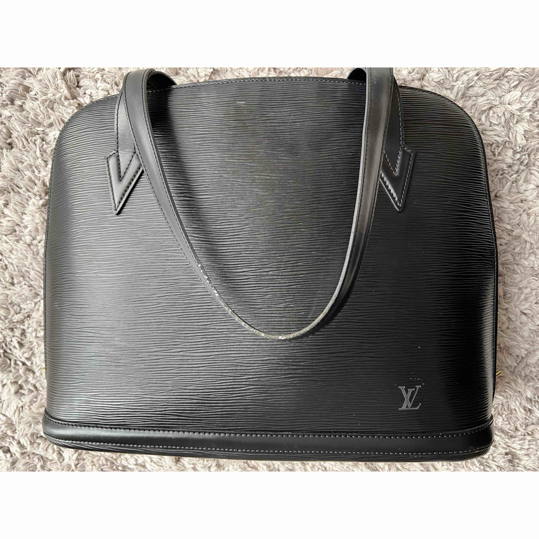 LOUIS VUITTON - ルイヴィトン　エピ　バッグ