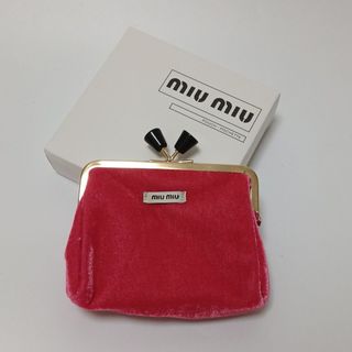 miumiu黒ベロア巾着ポーチ