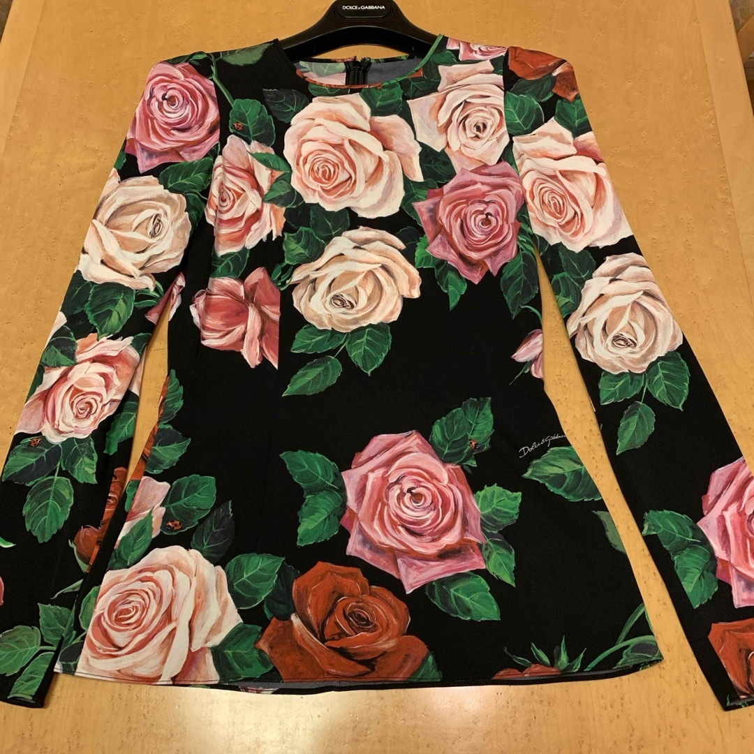 DOLCE&GABBANA トップス美品レディース