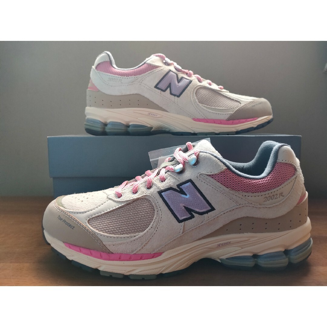 New Balance(ニューバランス)の希少✨【新品未使用】ニューバランス M2002RWL 27cm Beige メンズの靴/シューズ(スニーカー)の商品写真