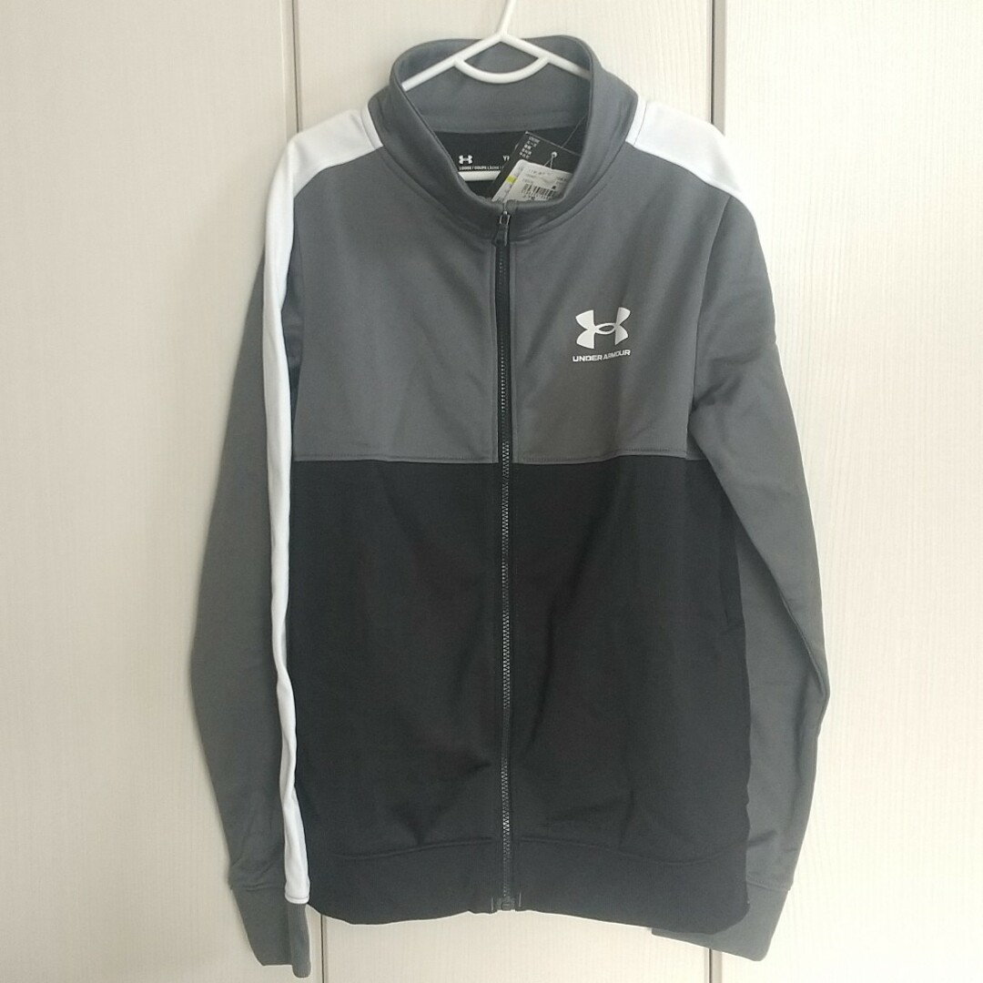 UNDER ARMOUR(アンダーアーマー)の新品未使用　アンダーアーマー　ジャケット キッズ/ベビー/マタニティのキッズ服男の子用(90cm~)(ジャケット/上着)の商品写真