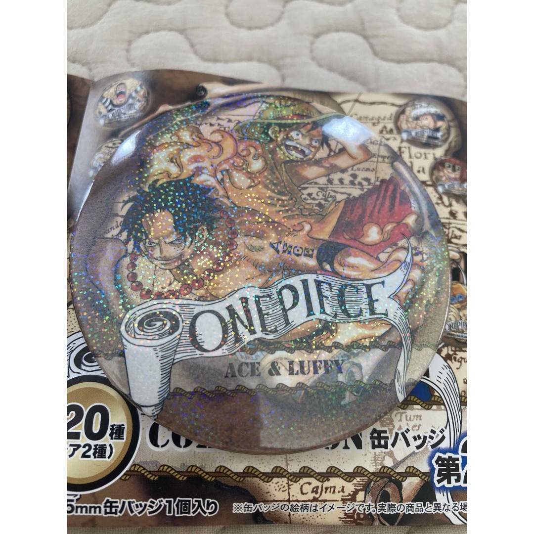 ONE PIECE(ワンピース)のワンピース　コレクション缶バッジ　レアセット エンタメ/ホビーのアニメグッズ(バッジ/ピンバッジ)の商品写真