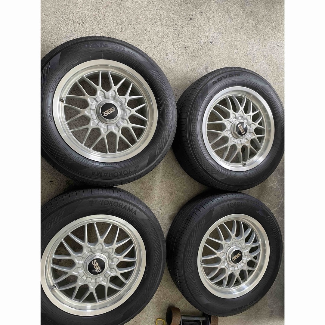 BBS(ビービーエス)の人気のBBS  トヨタ純正サイズ　215/60R16 バリ山 自動車/バイクの自動車(タイヤ・ホイールセット)の商品写真