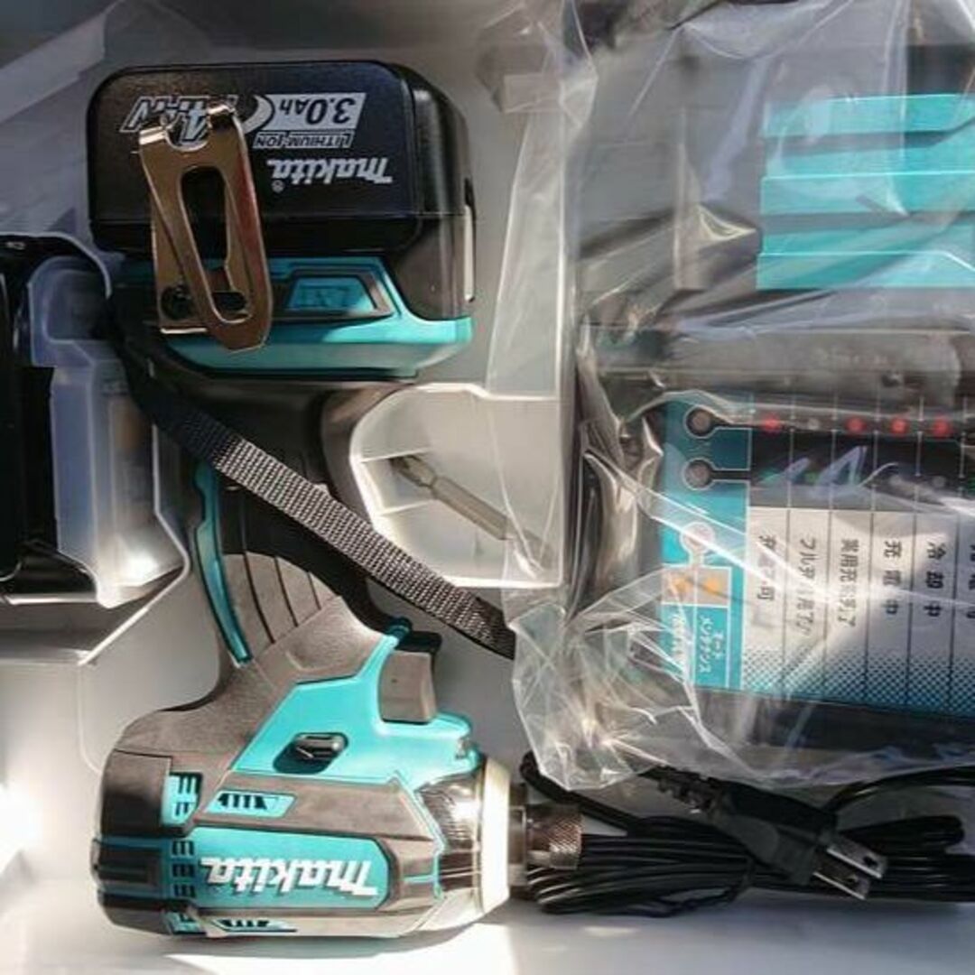 Makita(マキタ)の新品　マキタTD138DRFX 充電式インパクトドライバ 14.4V青フルセット スポーツ/アウトドアの自転車(工具/メンテナンス)の商品写真