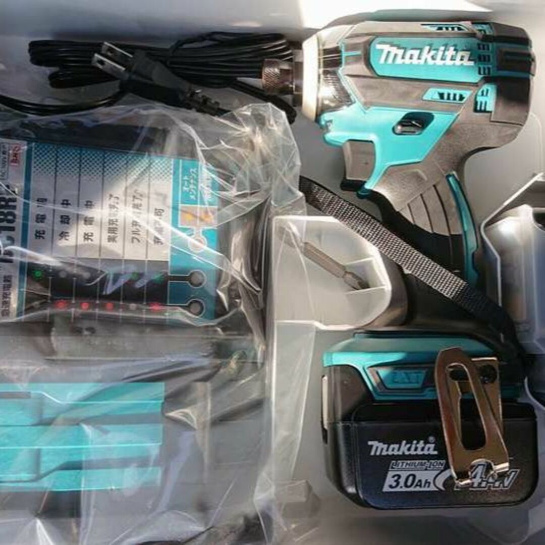 Makita(マキタ)の新品　マキタTD138DRFX 充電式インパクトドライバ 14.4V青フルセット スポーツ/アウトドアの自転車(工具/メンテナンス)の商品写真