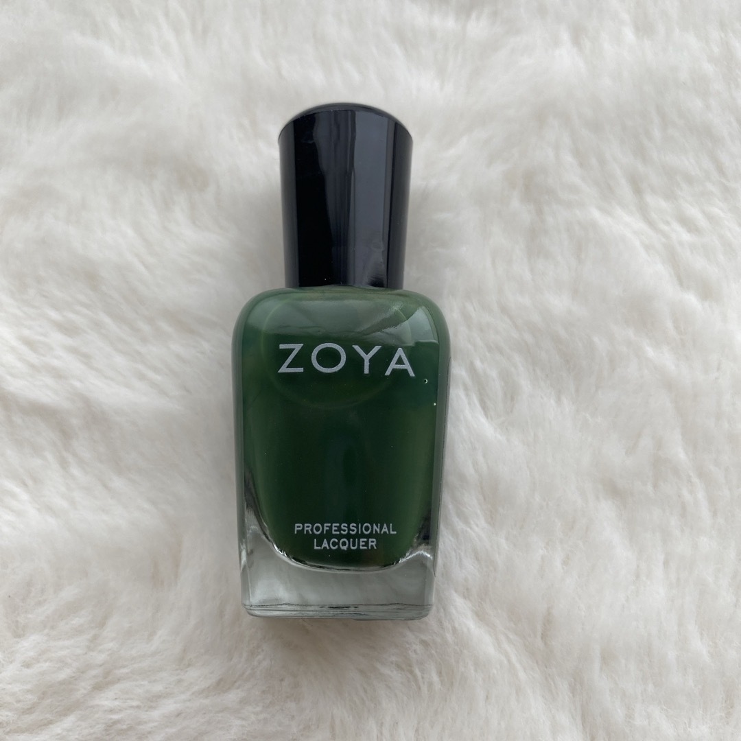 ZOYA(ゾヤ)のZOYA ゾーヤ　ネイルカラー　グリーン　ZP695 コスメ/美容のネイル(マニキュア)の商品写真