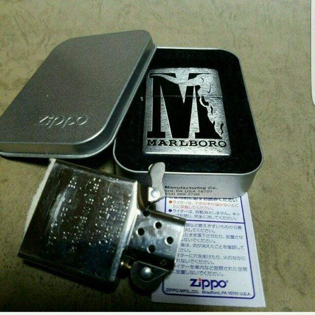 ZIPPO(ジッポー)の新品非売品❤04J`Zippoマルボロ❤MARLBORO❤ブルスカル❤送料無料♥ メンズのファッション小物(タバコグッズ)の商品写真