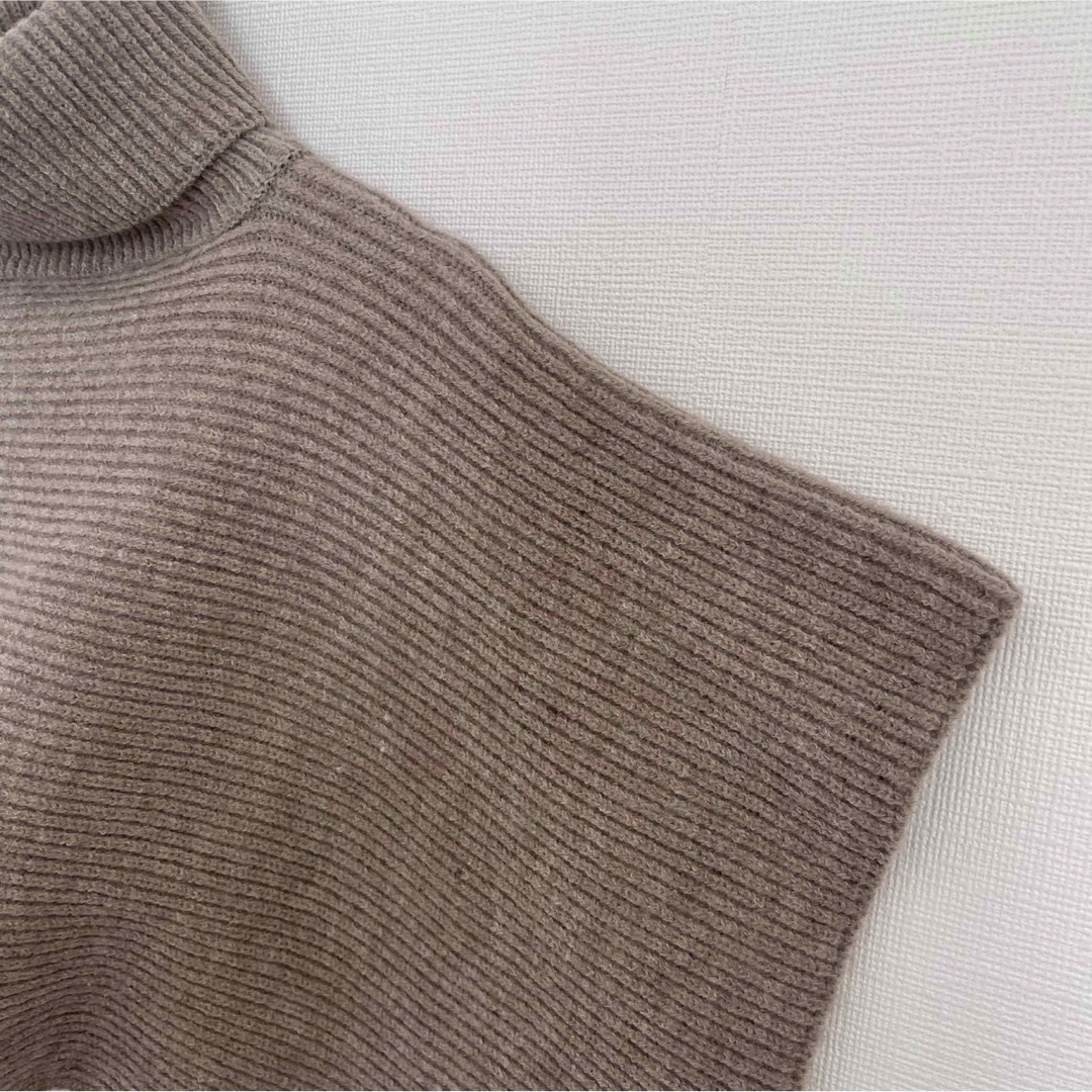 【新品】即発送 韓国 ニット ポンチョ セーター ブラウン スヌード 防寒 レディースのファッション小物(スヌード)の商品写真