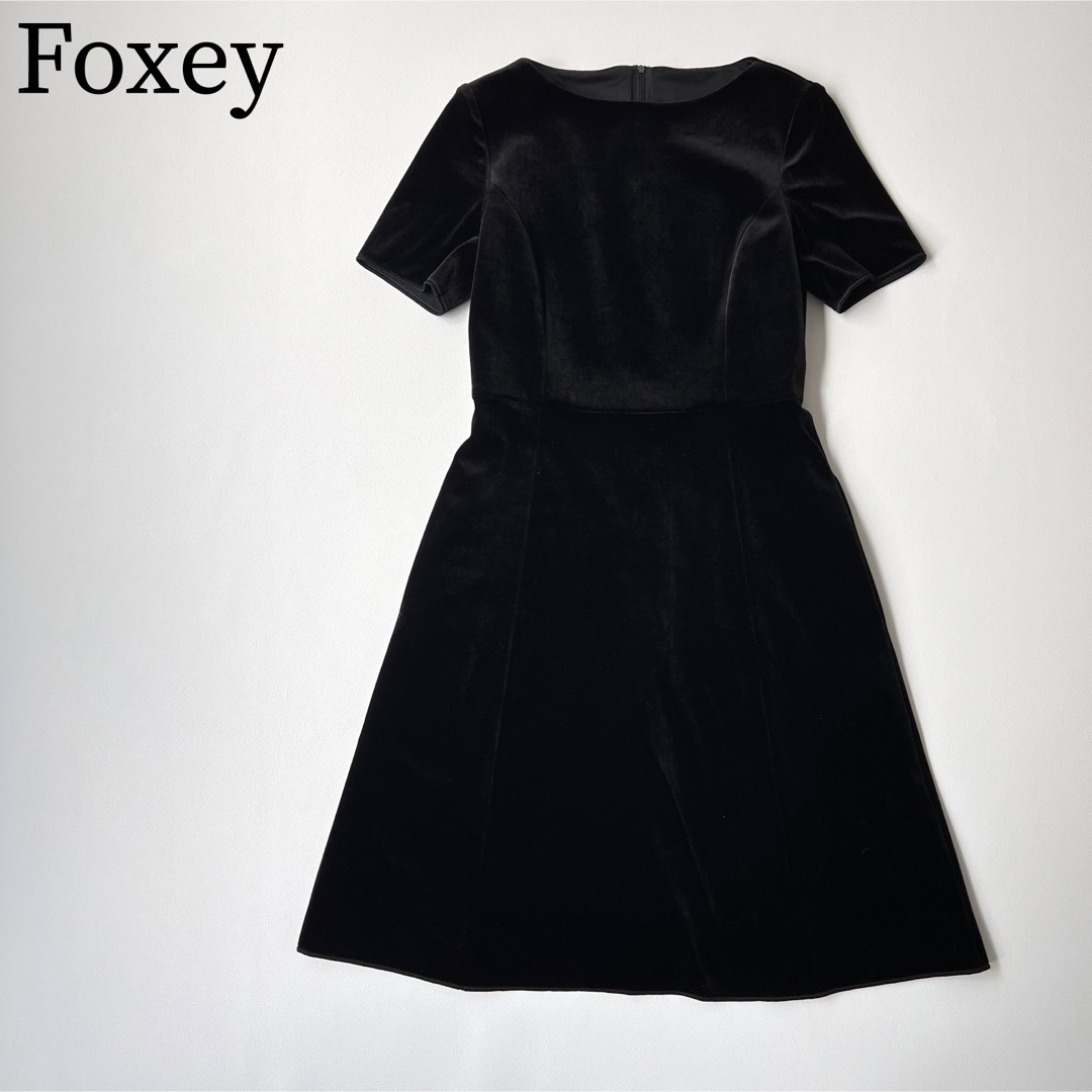 FOXEY NEW YORK(フォクシーニューヨーク)の美品　VELOUR NOIR FOXEY フォクシー　ベロアワンピース　ドレス レディースのワンピース(ひざ丈ワンピース)の商品写真