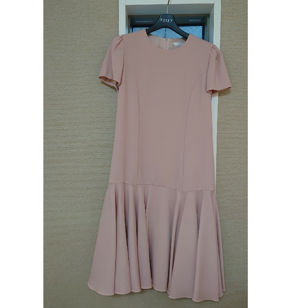 FOXEY - フォクシー FOXEY 38サイズ 新品同様 タグ付き 専用の FOXEY - フォクシー FOXEY 38サイズ 新品同様 タグ付き 専用の