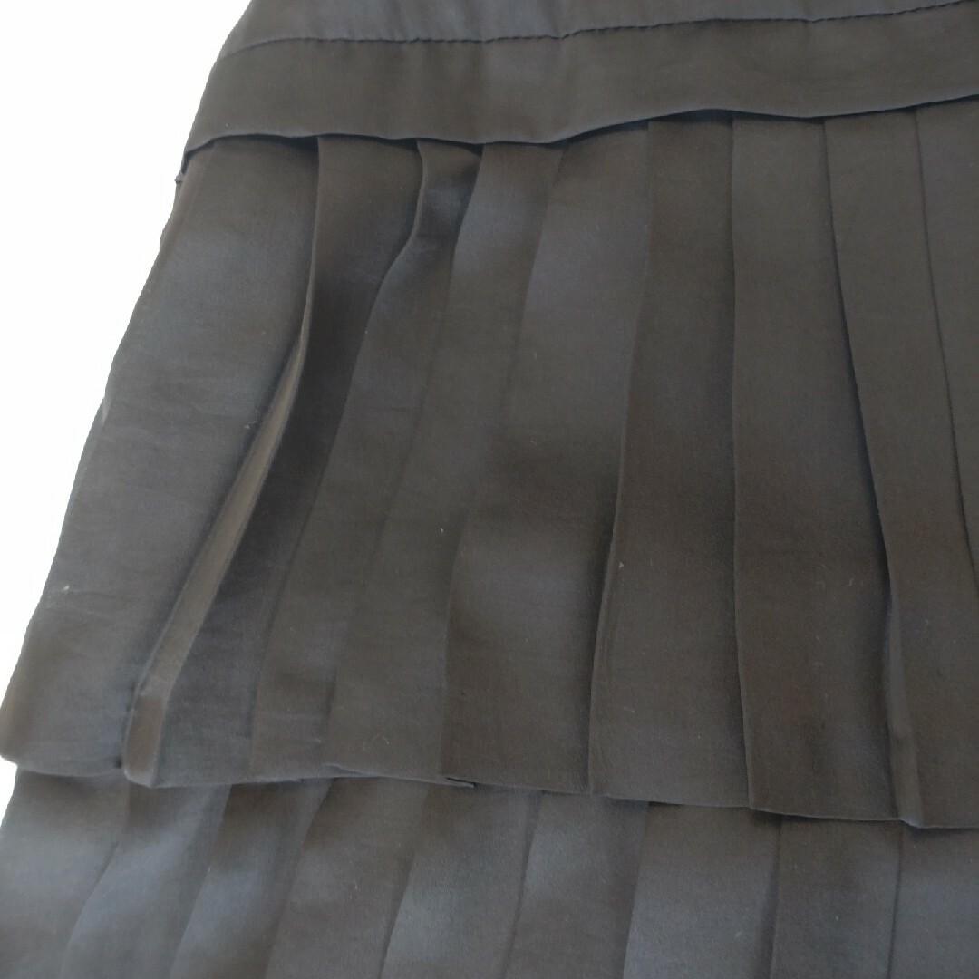 TOMORROWLAND(トゥモローランド)のトゥモローランド　2段プリーツスカート　黒色 レディースのスカート(ミニスカート)の商品写真