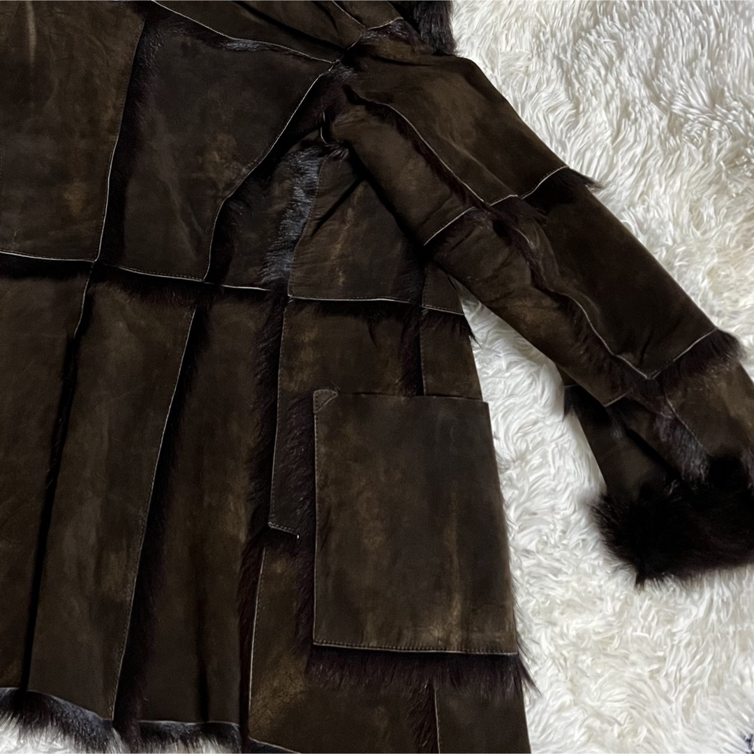 IBLUES(イブルース)のイブルース　リアルムートンコート　フード付き　美品 レディースのジャケット/アウター(毛皮/ファーコート)の商品写真