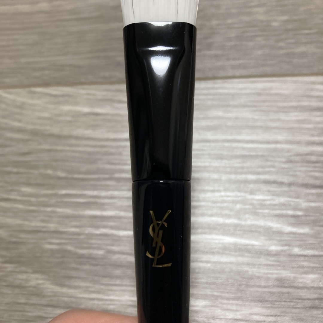 Yves Saint Laurent Beaute(イヴサンローランボーテ)のYSLBEAUTEブラシセット コスメ/美容のメイク道具/ケアグッズ(ブラシ・チップ)の商品写真