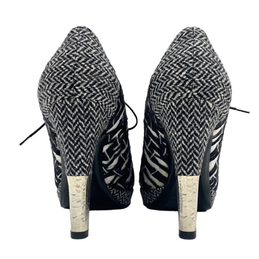 CHANEL(シャネル)のシャネル CHANEL ブーツ ショートブーツ ブーティ 靴 シューズ ココマーク レースアップ ウール ブラック ホワイト レディースの靴/シューズ(ブーツ)の商品写真