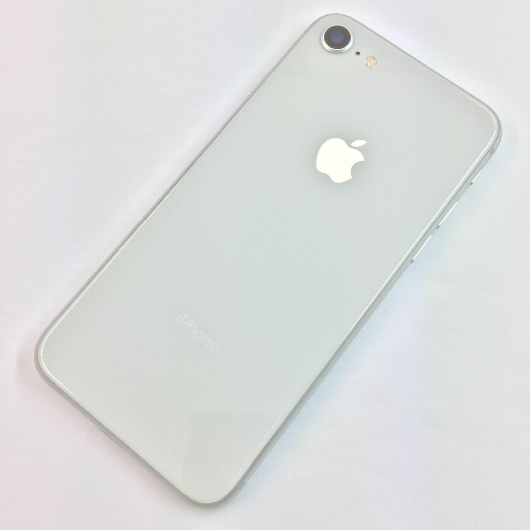 iPhone(アイフォーン)の【C】iPhone 8/64GB/356096098988031 スマホ/家電/カメラのスマートフォン/携帯電話(スマートフォン本体)の商品写真