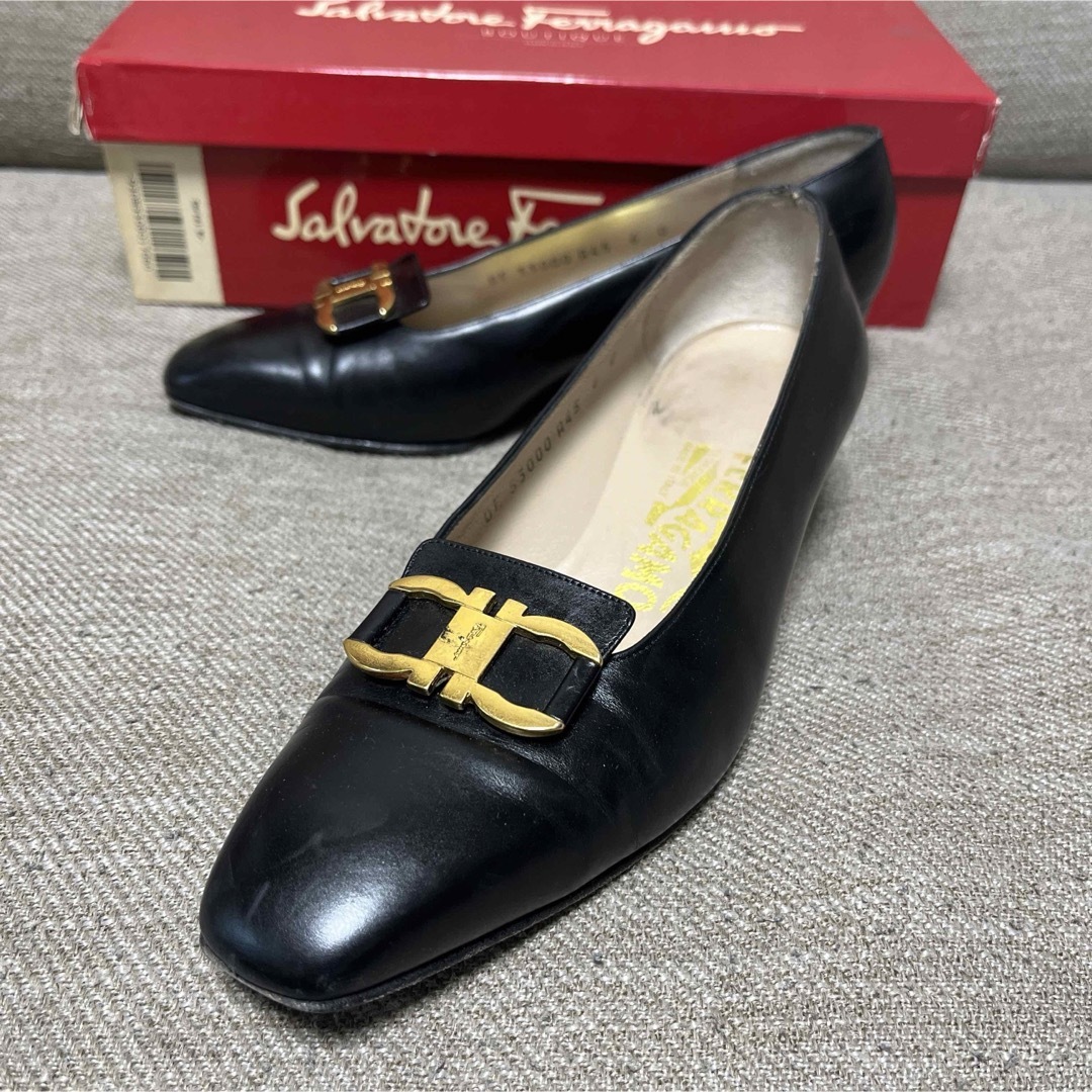 Salvatore Ferragamo NAVARRA 6D 23.5cm