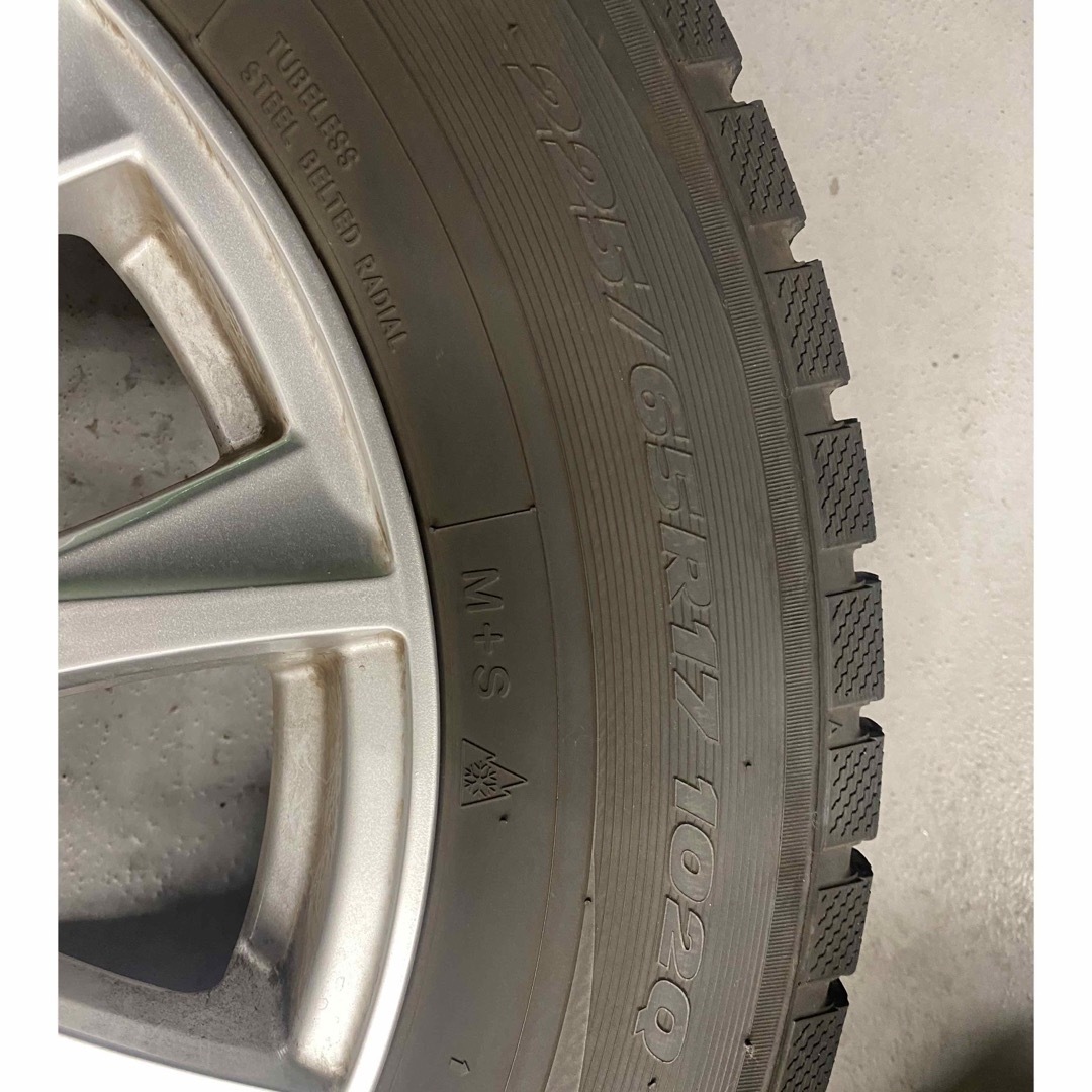 トーヨータイヤ(トーヨータイヤ)の２２５／６５Ｒ１７ TOYO スタッドレス4本セット 自動車/バイクの自動車(タイヤ・ホイールセット)の商品写真