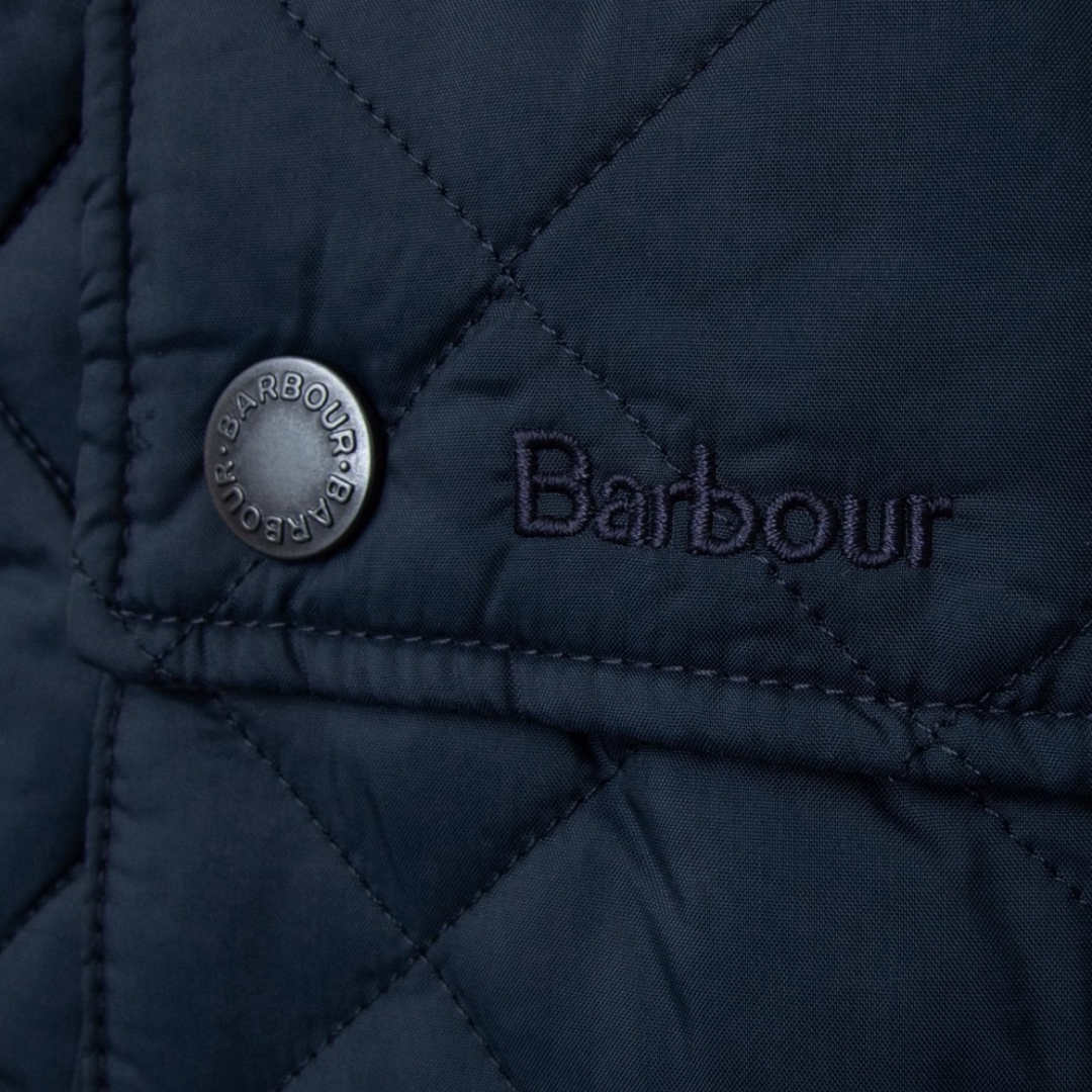 Barbour(バーブァー)の【未使用、タグ付き】バブアー キルティングジャケット　ネイビー　Mサイズ メンズのジャケット/アウター(ナイロンジャケット)の商品写真