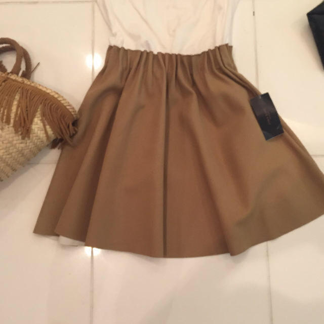 ZARA(ザラ)の新品💛Zara フレアスカート セット💛 レディースのスカート(ひざ丈スカート)の商品写真