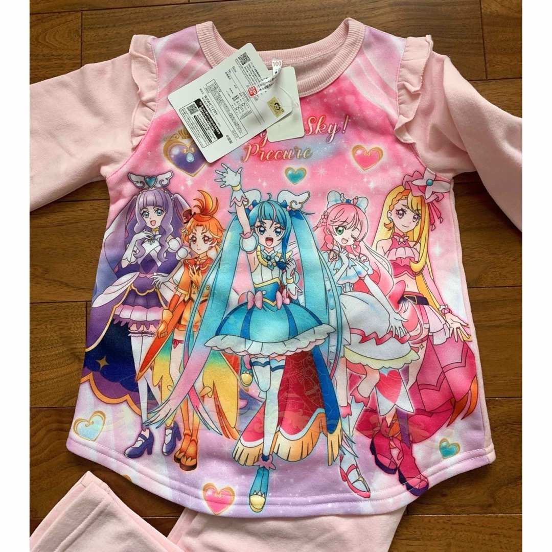 BANDAI(バンダイ)の最終値下げ ひろがるスカイ プリキュア パジャマ キッズ/ベビー/マタニティのキッズ服女の子用(90cm~)(パジャマ)の商品写真