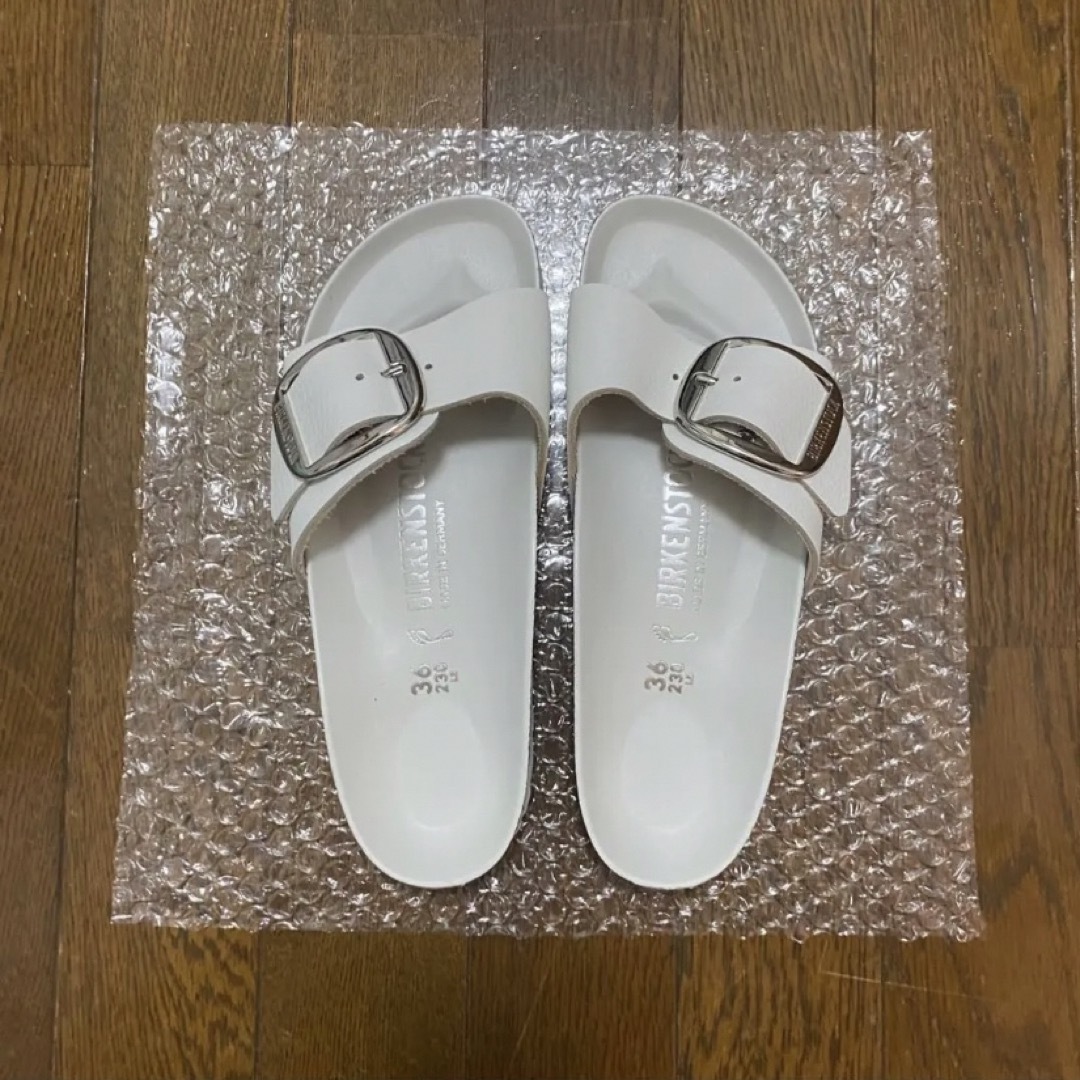 BIRKENSTOCK(ビルケンシュトック)の【BIRKENSTOCK】Madrid  36 ホワイト Big Buckle レディースの靴/シューズ(サンダル)の商品写真