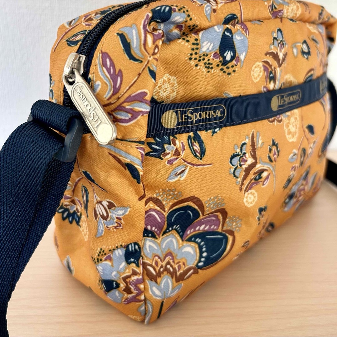 LESPORTSAC ショルダーバッグ イエロー フラワー柄 レスポ 美品 レディースのバッグ(ショルダーバッグ)の商品写真