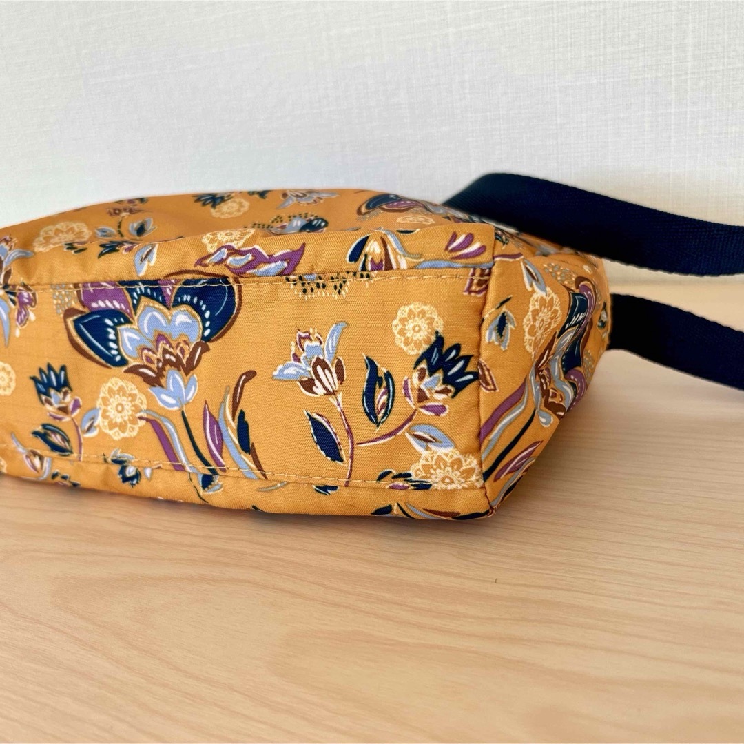 LESPORTSAC ショルダーバッグ イエロー フラワー柄 レスポ 美品 レディースのバッグ(ショルダーバッグ)の商品写真