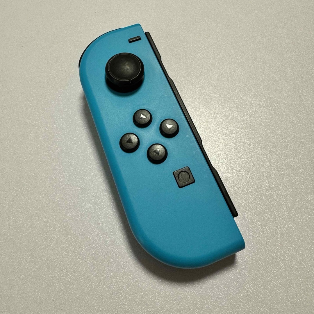 Nintendo Switch(ニンテンドースイッチ)のSwitch Joy-Con ネオンブルー エンタメ/ホビーのゲームソフト/ゲーム機本体(その他)の商品写真