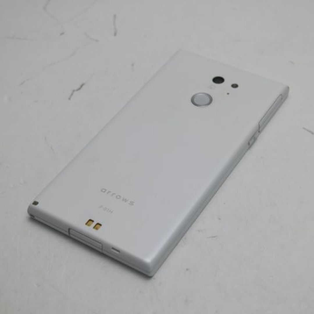 富士通(フジツウ)の新品同様 F-01H arrows Fit shiro ホワイト  M555 スマホ/家電/カメラのスマートフォン/携帯電話(スマートフォン本体)の商品写真