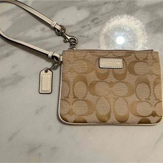 COACH - COACH ポーチ CN025 B4CZS アウトレット レディースの通販 by ...