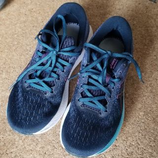 アシックス(asics)のアシックス　ランニングシューズ　レディース23cm(シューズ)