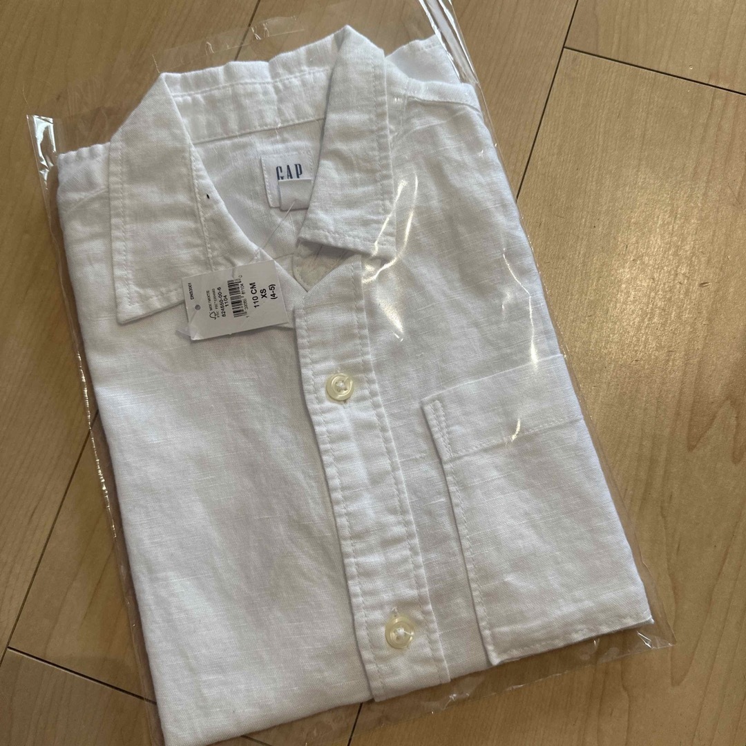 GAP(ギャップ)のgap シャツ　110 キッズ/ベビー/マタニティのキッズ服男の子用(90cm~)(Tシャツ/カットソー)の商品写真