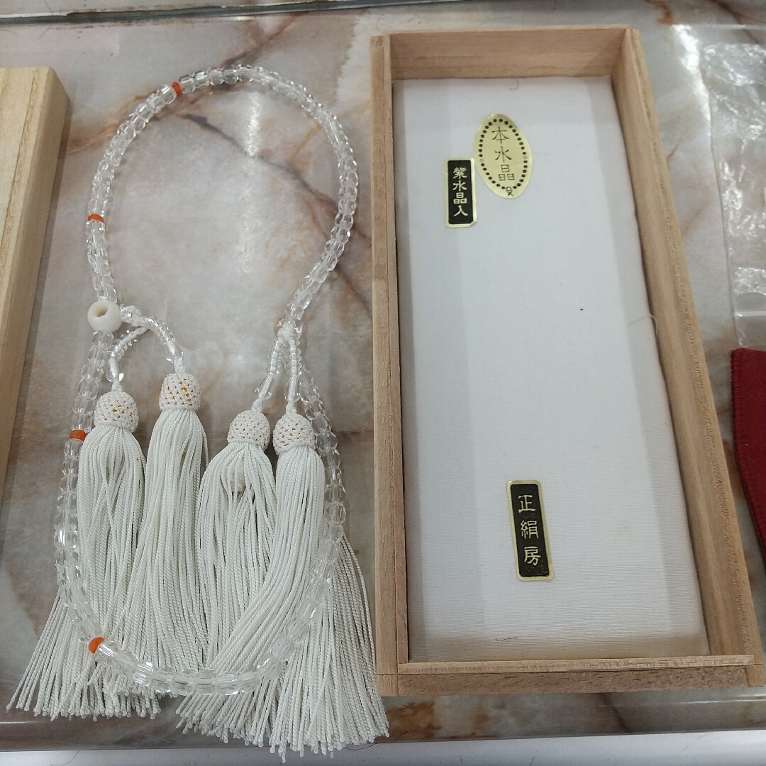 女性用念珠本水晶二輪正絹白色房 レディースのアクセサリー(その他)の商品写真