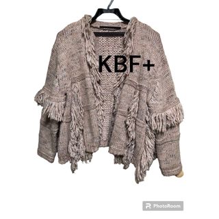 ケービーエフプラス(KBF+)のKBF ケービーエフ　　カーディガン　美品(カーディガン)