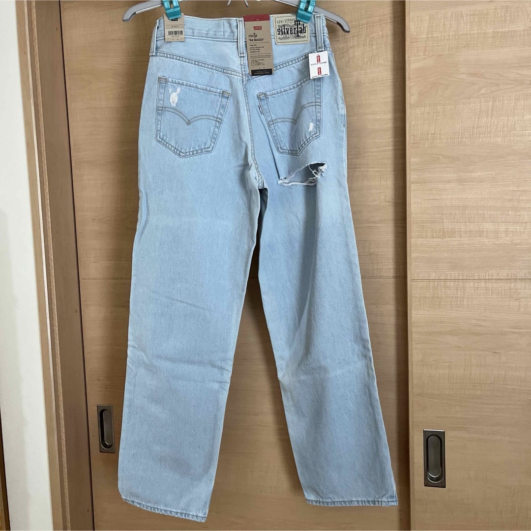 SILVER TAB（Levi's）(シルバータブ)の【新品未使用】Levi's silvertab シルバータブ　Ｗ26 Ｌ29 レディースのパンツ(デニム/ジーンズ)の商品写真