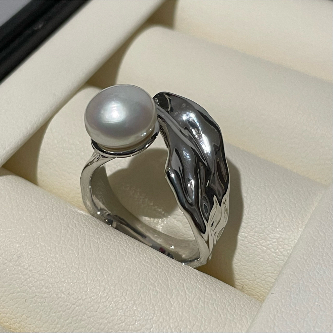 大粒本真珠指輪　ホワイトパールリング レディースのアクセサリー(リング(指輪))の商品写真