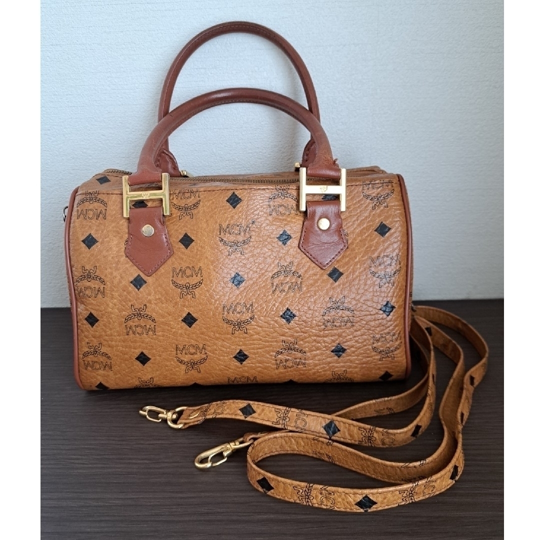 MCM(エムシーエム)のエム•シー•エム　MCM　2way ミニボストンバッグ レディースのバッグ(ボストンバッグ)の商品写真