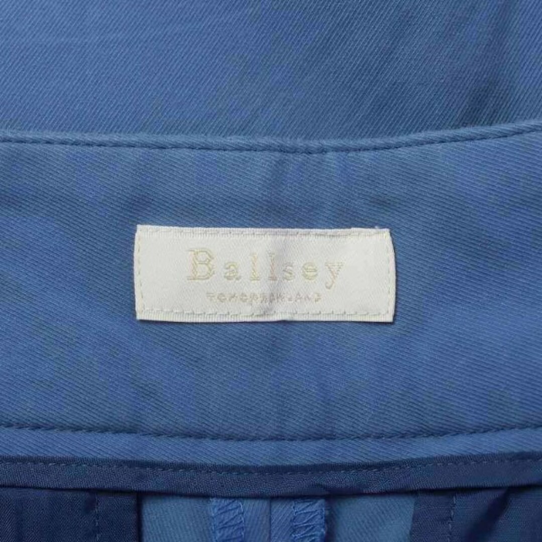 Ballsey(ボールジィ)のボールジー コットンキュプラストレッチ フロントタッククロップドパンツ XS 青 レディースのパンツ(その他)の商品写真