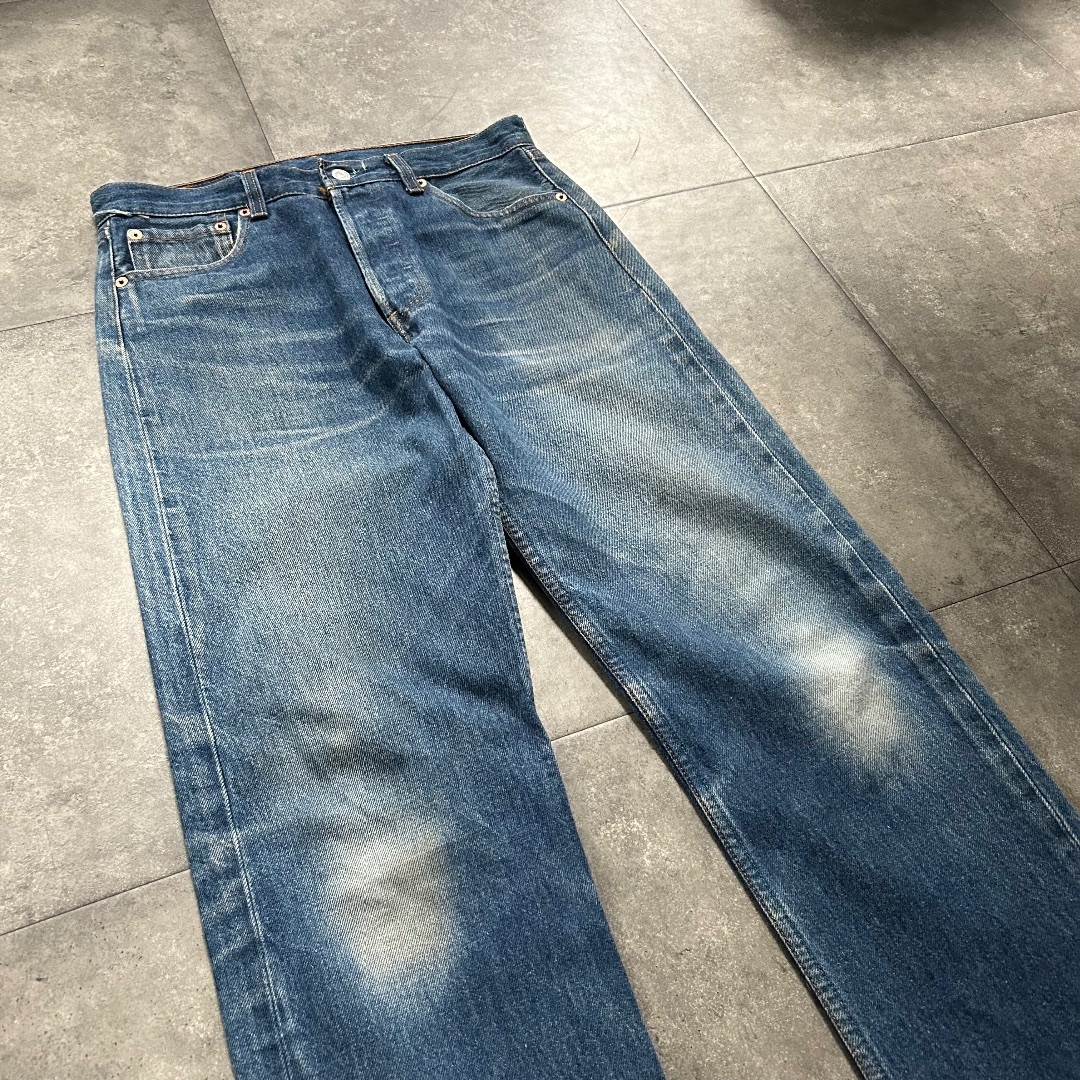 Levi's(リーバイス)の90s リーバイス501 USA製 30×34 濃紺 ヒゲ/ハチノス メンズのパンツ(デニム/ジーンズ)の商品写真