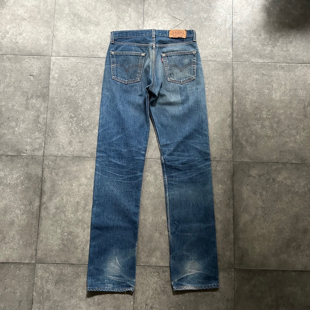 Levi's(リーバイス)の90s リーバイス501 USA製 30×34 濃紺 ヒゲ/ハチノス メンズのパンツ(デニム/ジーンズ)の商品写真