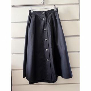 ジーユー(GU)のGU 前ボタン 台形スカート ブラック かわいい ロングスカート　Aライン(ロングスカート)