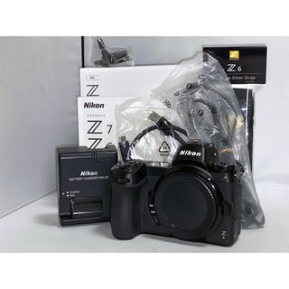 ニコン(Nikon)の【わずか6505ショット!!】Nikon Z6 z6 ボディ 本体(デジタル一眼)