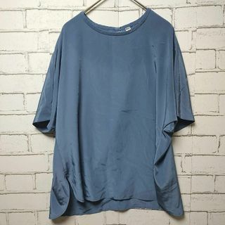 ユニクロ(UNIQLO)の【UNIQLO】トップス (M) ブルー 無地 カジュアル(Tシャツ(半袖/袖なし))