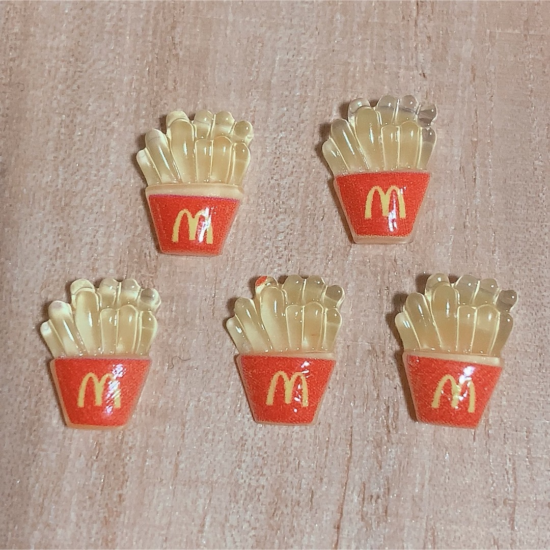 マクドナルド(マクドナルド)のマクドナルド　ポテト🍟ネイルパーツ　5点1セット〜 コスメ/美容のネイル(デコパーツ)の商品写真