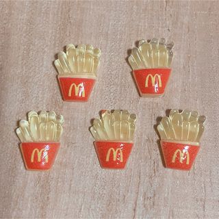 マクドナルド(マクドナルド)のマクドナルド　ポテト🍟ネイルパーツ　5点1セット〜(デコパーツ)