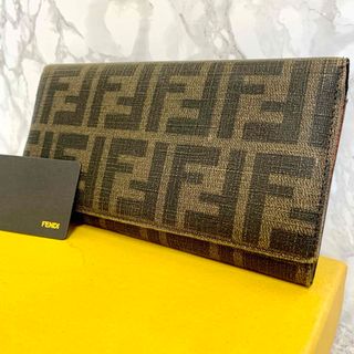 フェンディ(FENDI)のフェンディ　長財布　箱・ギャランティーカード付き ズッカ柄　二つ折り(折り財布)