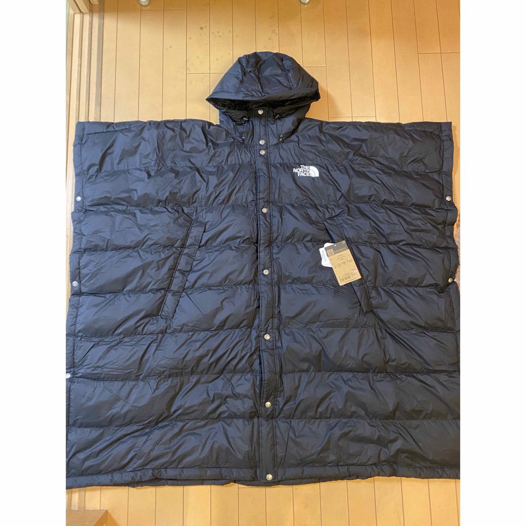 THE NORTH FACE(ザノースフェイス)の新品定価46200円ノースフェイスパデットポンチョコートPaddedPoncho スポーツ/アウトドアのアウトドア(登山用品)の商品写真