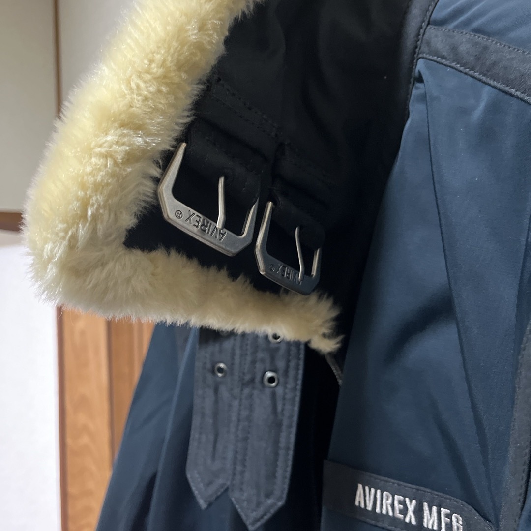 AVIREX(アヴィレックス)のAVIREX パディング B-3 ジャケット ウエスト ポイント メンズのジャケット/アウター(ミリタリージャケット)の商品写真