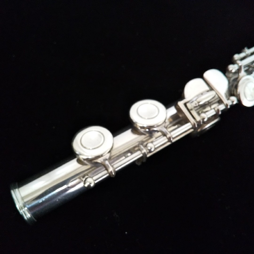 ヤマハ(ヤマハ)の【soka888様専用】ヤマハフルートYFL211 Eメカ 楽器の管楽器(フルート)の商品写真