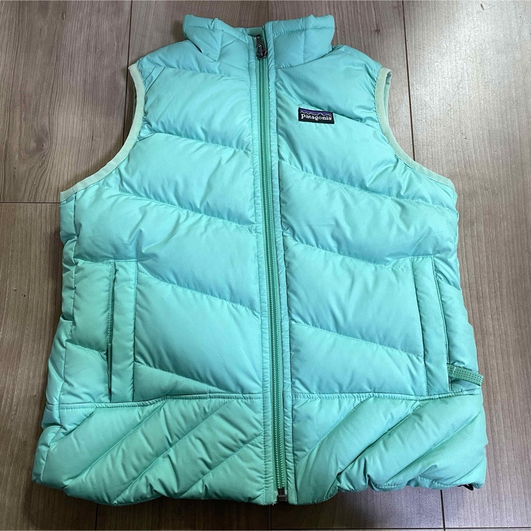 patagonia(パタゴニア)のパタゴニア　ダウンベスト　120 キッズ/ベビー/マタニティのキッズ服女の子用(90cm~)(ジャケット/上着)の商品写真